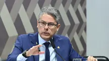 O senador Alessandro Vieira (MDB-SE) é o relator da CPI do Crime Organizado. Ele criticou a viagem de Toffoli ao lado de Augusto Arruda Botelho, representante do Banco Master | Foto: Geraldo Magela/Agência Senado