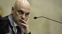 O ministro Alexandre de Moraes participa da sessão plenária do STF um dia depois de concluir a ação contra o ex-presidente Jair Bolsonaro e demais réus do núcleo 1 da suposta tentativa de golpe - 26/11/2025 | Foto: Ton Molina/FotoArena/Estadão Conteúdo