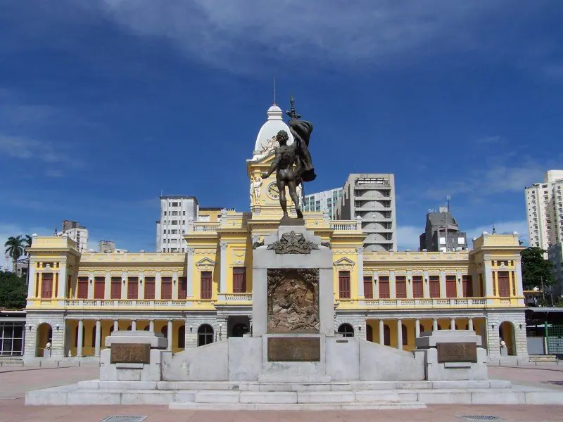 Monumento à Terra Mineira, em Belo Horizonte | Foto: Bernardo Gouvêa/Wikimedia Commons