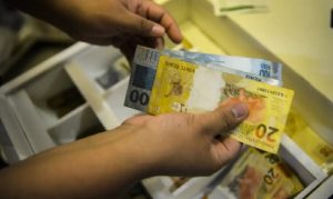 Salário mínimo déficit governo