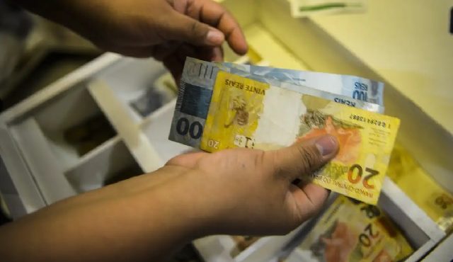 Salário mínimo déficit governo