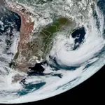 Imagem da Nasa mostra, a partir do espaço, o ciclone que, segundo meteorologistas, representa 'altíssimo risco' | Foto: Reprodução/X