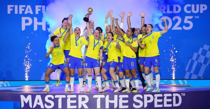 Seleção brasileira conquista a primeira Copa do Mundo Feminina de Futsal