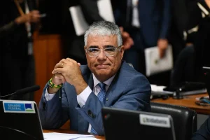 Senado Girão