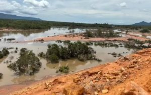 O incidente no Tocantins colocou em risco a rodovia TO-110, que fica nas proximidades do local | Foto: Reprodução/Corpo de Bombeiros