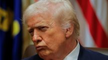 O presidente dos EUA, Donald Trump, participa de uma reunião de gabinete na Casa Branca, em Washington, D.C. - 2/12/2025 | Foto: Brian Snyder/Reuters