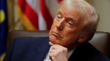 Trump participa de uma reunião do gabinete na Casa Branca em Washington, D.C. - 2/12/2025 | Foto: Brian Snyder/Reuters