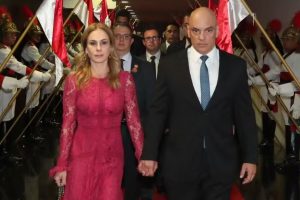 Alexandre de Moraes e Viviane Barci em solenidade no TSE | Foto: Isac Nóbrega/PR