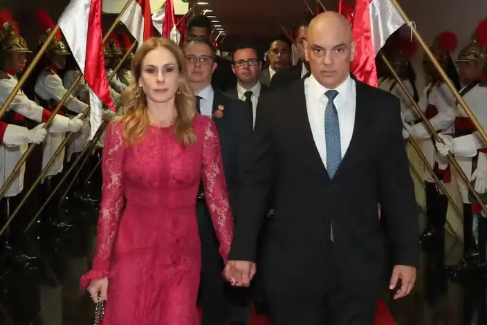 Alexandre de Moraes e Viviane Barci em solenidade no TSE | Foto: Isac Nóbrega/PR
