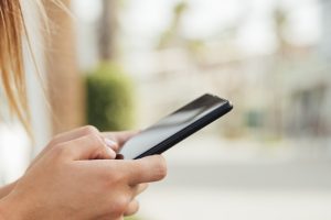 O bloqueio do WhatsApp será aplicado globalmente, não importa o país do usuário | Foto: Reprodução/Freepik