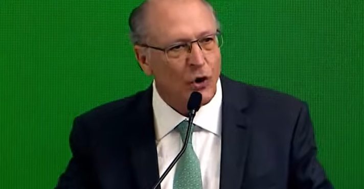 Alckmin repete fake news sobre homeschooling e racismo