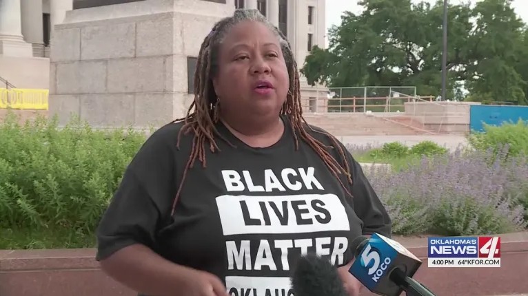 Sheri Dickerson, ex-diretora do Black Lives Matter teria desviado o dinheiro em proveito pessoal | Foto: Reprodução/Redes sociais