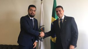 Cláudio Castro e Flávio Bolsonaro durante encontro em 2019 | Foto: Reprodução/Facebook