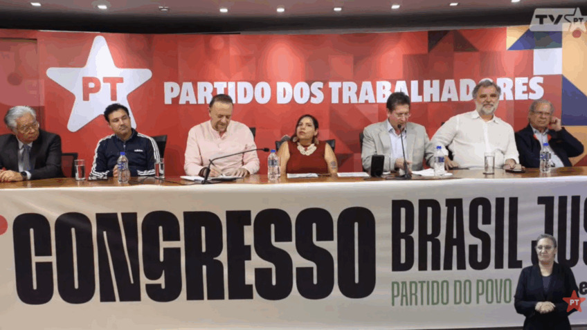 Lançamento do 8º Congresso do PT; da esquerda para a direita: Paulo Okamotto, Cristiano Silveira, Edinho Silva, Anne Moura, Jilmar Tatto, Valter Pomar e José Dirceu | Foto: Reprodução/PT