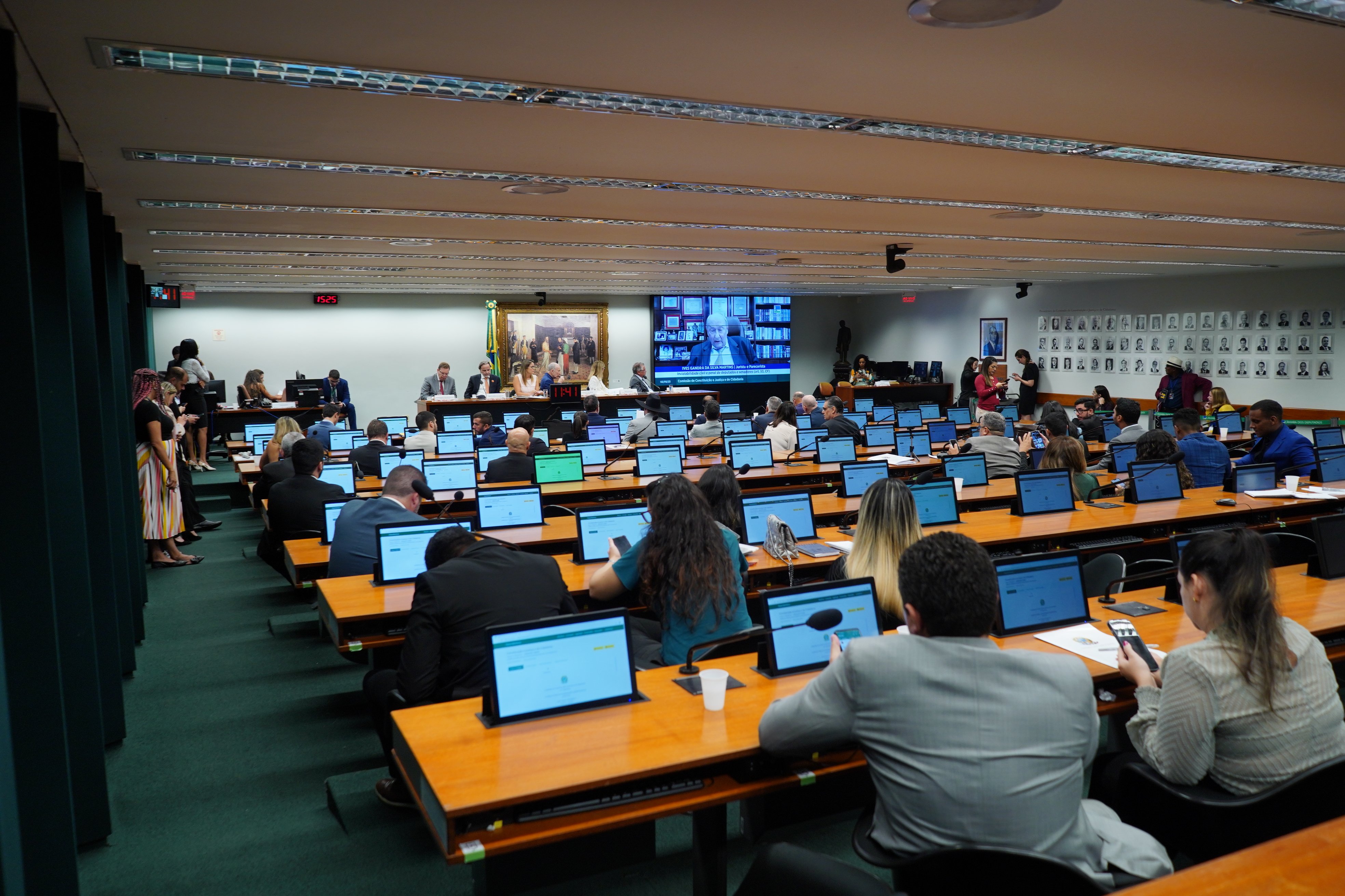 CCJ pode abrir caminho para redução da maioridade 