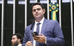 Ícaro de Valmir