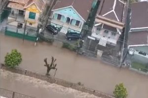 Petrópolis (RJ) emite alerta extremo devido a chuvas