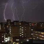 previsão do tempo com pancadas de chuva e trovoadas - raios e trovoões - agência brasil