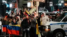 manifestantes comemoram prisão de nicolás maduro - nova york