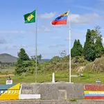 O marco fronteiriço localizado na fronteira entre o Brasil e a Venezuela, em Pacaraima, Roraima