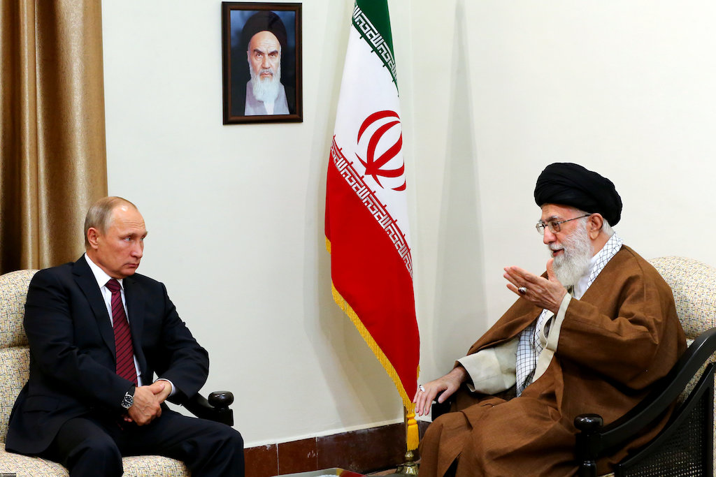 Ali Khamenei se reúne com o presidente da Rússia, Vladimir Putin | Foto: Governo do Irã/Divulgação