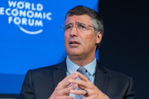 Segundo apurou Oeste, Esteves não assimilou a saída de seu aliado João Pedro Nascimento do comando da autarquia, em 2025 | Foto: Jakob Polacsek/Fórum Econômico Mundial