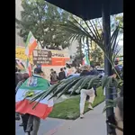 Atentado em manifestação em Los Angeles deixa feridos