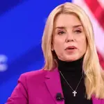 A procuradora-geral dos Estados Unidos, Pam Bondi, classificou a invasão na igreja em Minnesota como algo ‘horrível’ | Foto: Gage Skidmore/Flickr