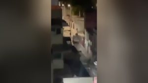 Tiros e explosões são registrados próximos à sede do governo da Venezuela | Foto: X/Reprodução