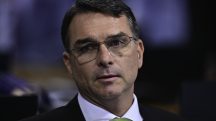 O senador Flávio Bolsonaro (PL-RJ), durante a sabatina do procurador-geral da República, Paulo Gonet - 12/11/2025 | Foto: Ton Molina/FotoArena/Estadão Conteúdo