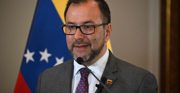 Mauro Vieira ligou para o chanceler da Venezuela depois de ataque dos EUA