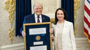 María Corina Machado entregou sua medalha do prêmio Nobel a Trump