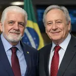 O senador petista Jaques Wagner e o ex-ministro da Justiça de Lula, Ricardo Lewandowski: conflito de interesses | Foto: Montagem sobre reprodução nas redes sociais/IA