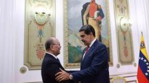 O ex-ditador Nicolás Maduro e Qiu Xiaoqi, representante especial para Assuntos da América Latina e do Caribe | Foto: Reprodução/Governo da Venezuela
