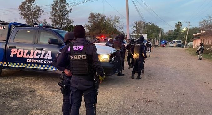 Policiais de Salamanca (México) foram ao local do massacre - 25/01/2026 | Foto: Reprodução/Redes sociais