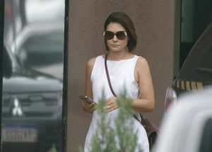 A ex-primeira-dama Michelle Bolsonaro deixa a sede da Superintendência da Polícia Federal em Brasília (DF), depois de visitar o ex-presidente Jair Bolsonaro - 16/12/2025 | Foto: Wilton Junior/Estadão Conteúdo