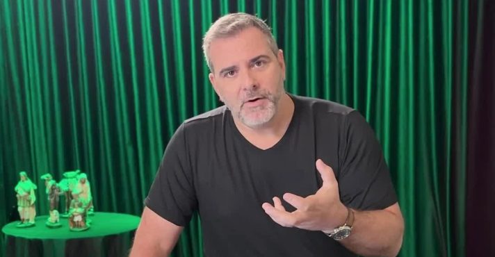 O jornalista brasileiro Rodrigo Alvarez