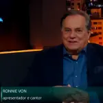 Ronnie Von durante entrevista a Augusto Nunes em que revelou com exclusividade os detalhes de sua saída da RedeTV! | Foto: Reprodução/YouTube/Revista Oeste