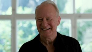 Stellan Skarsgard vence o Globo de Ouro de Melhor Ator Coadjuvante