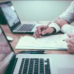 O Simples reúne em uma única guia tributos federais, estaduais e municipais e é destinado a microempreendedores individuais (MEI), microempresas (ME) e empresas de pequeno porte (EPP) | Foto: Reprodução/McMCorporate