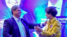 Tarcísio e Michelle devem entrar em cena novamente para conseguir a prisão domiciliar humanitária a Bolsonaro | Foto: Douglas Gomes/Republicanos
