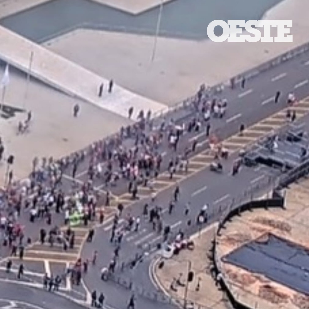 O ato “Defesa da democracia” foi convocado pela base petista
