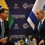 Em Israel, Flávio Bolsonaro promete realinhamento da política externa