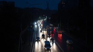 A ofensiva ocorre em meio a uma onda de frio intenso, com temperaturas que chegam a –20 °C, deixando milhões de pessoas sem aquecimento | Foto: Reprodução/Redes sociais