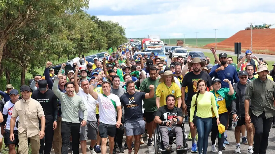 Nikolas Ferreira (PL-MG) lidera caminhada rumo a Brasília | Foto: Instagram/Divulgação