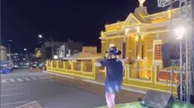 O cantor Jerônimo Vaqueiro manteve o profissionalismo e a empolgação, mesmo diante de uma praça sem espectadores | Foto: Reprodução/Redes sociais
