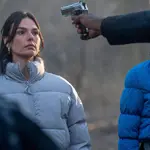 Isis Valverde é indicada ao Framboesa de Ouro por filme com Sylvester Stallone