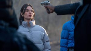 Isis Valverde é indicada ao Framboesa de Ouro por filme com Sylvester Stallone