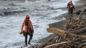 Com os ventos que chegaram a 150 km/h, as ondas na região costeira do sul da Itália chegaram a 10 metros de altura | Foto: Vigili del Fuoco/Divulgação