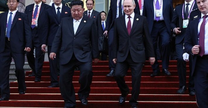 Kim Jong-un e Vladimir Putin durante encontro em setembro de 2025 | Foto: Divulgação/Kremlin